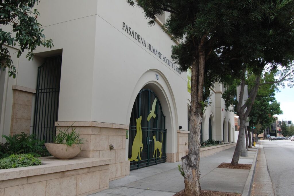 Pasadena Humane Society & SPCA main entrance